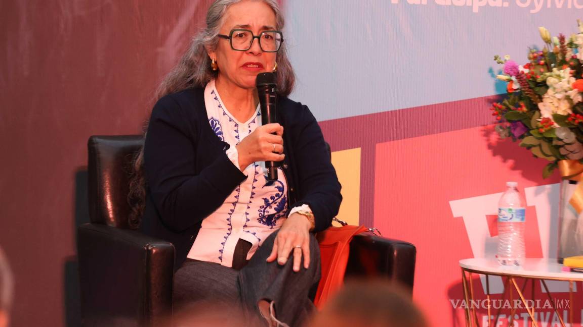 $!Cristina Rivera Garza comparte detalles de su obra literaria en charla en Saltillo
