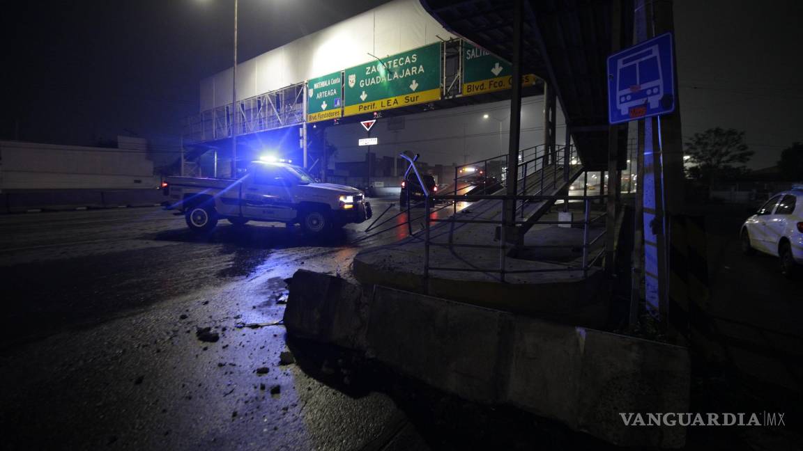Lluvia en Saltillo deja tres accidentes: dos choques y una aparatosa volcadura