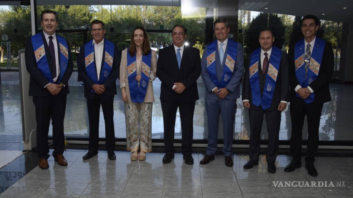 $!Reconoce comunidad EXATEC a Enrique Garza Cantú