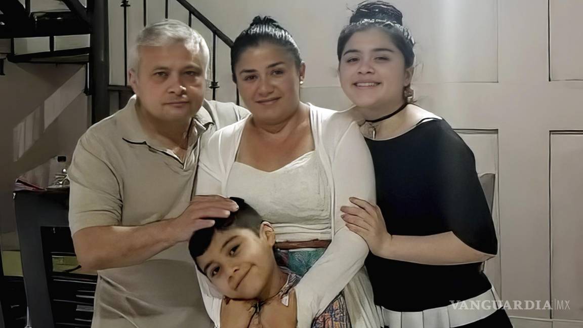 $!Xavier Chavarría, a la izquierda, con su esposa Karen Chavarríay sus hijos Karen Azriela Chavarría y su Xavier Yahir Chavarría, en Jinotega, Nicaragua.