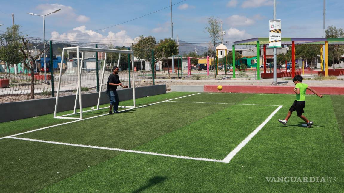 $!Se modernizan canchas deportivas, se instalan juegos infantiles y se rehabilitan áreas verdes y mobiliario urbano.