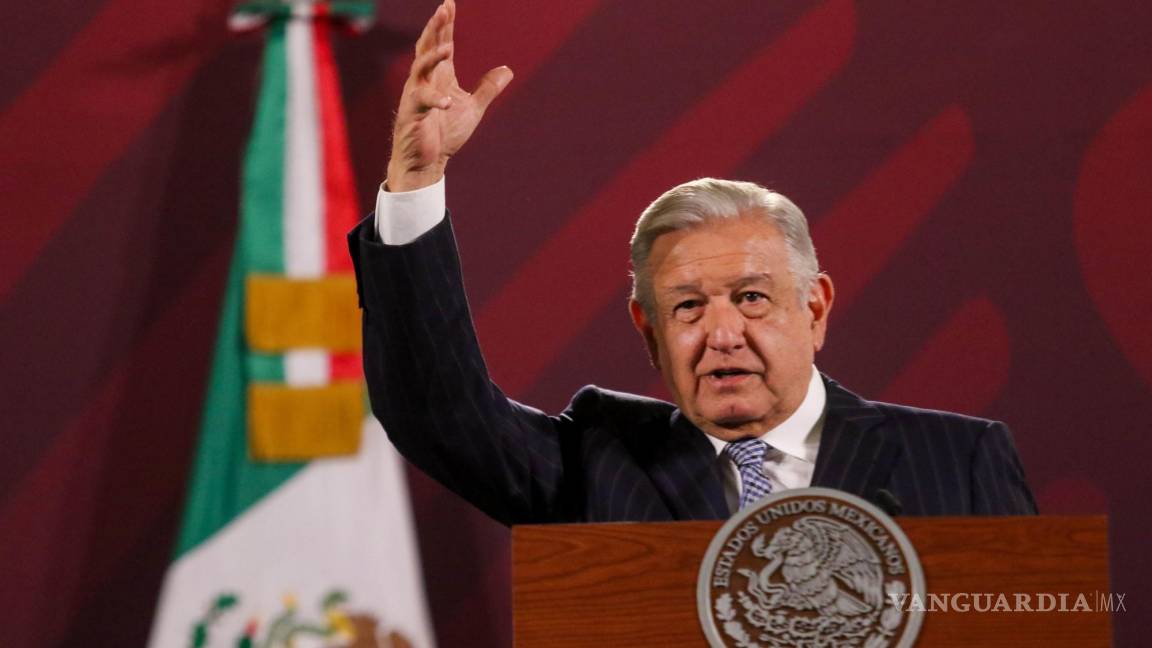 Se lanza AMLO contra presidenciables de la oposición