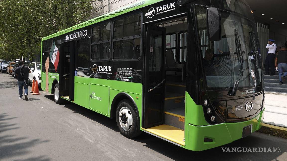 $!“Taruk, cuyo nombre en lengua yaqui significa “correcaminos”, cuenta con una autonomía de hasta 350 km tras dos horas de carga”, señala Dina.