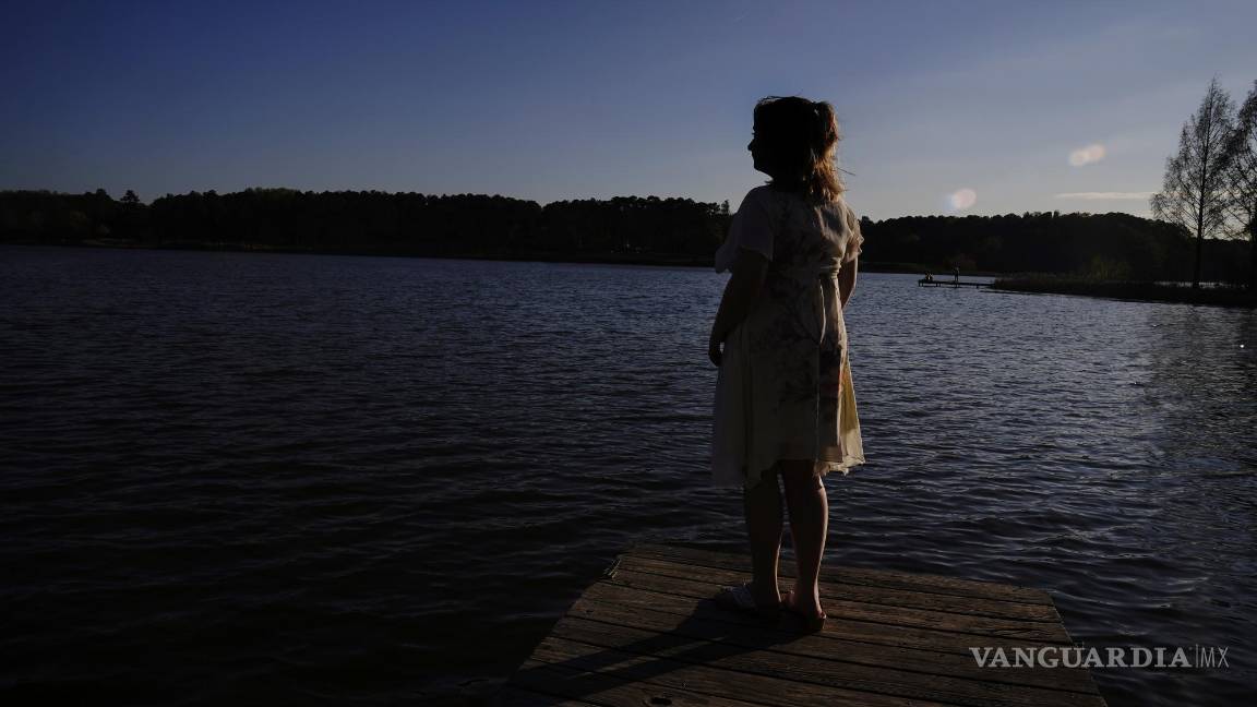 $!Emma, de 18 años, representa un retrato en Georgia