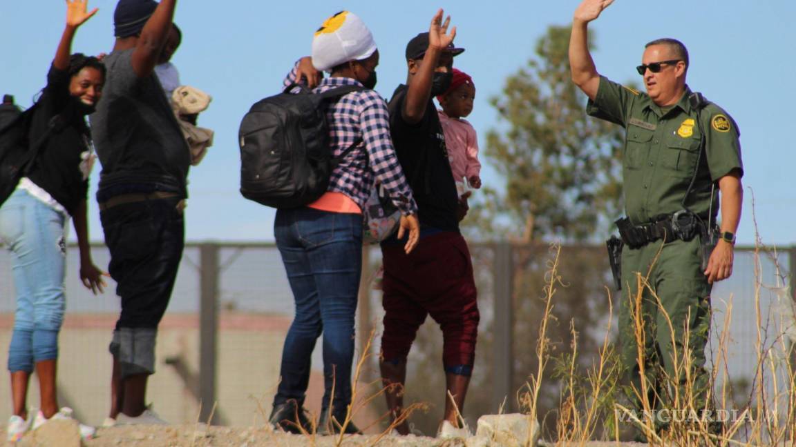 Busca EU agilizar trámites de asilo; intentan descongestionar la frontera con México