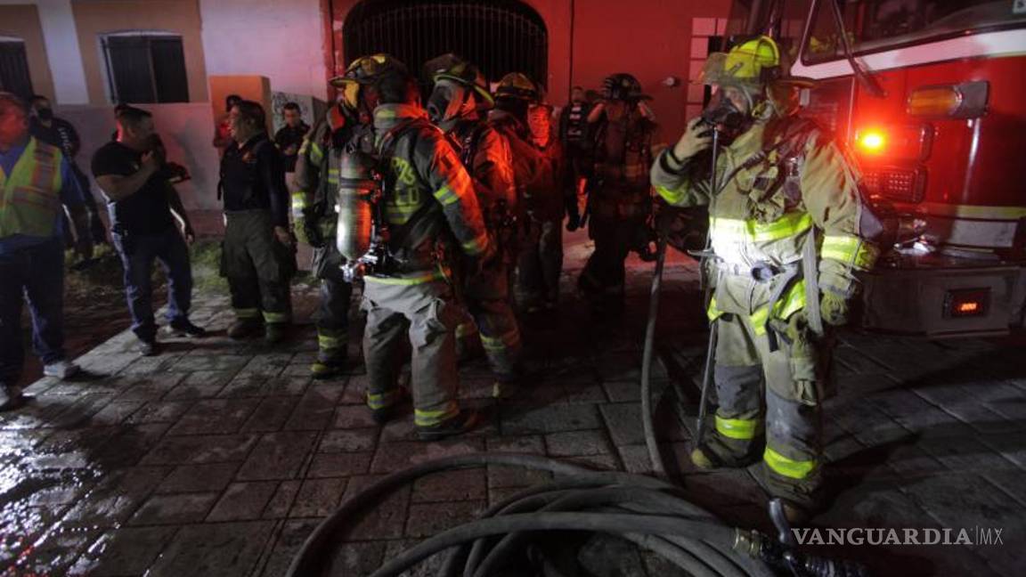 $!Casas, negocios y vehículos cercanos fueron desalojados.