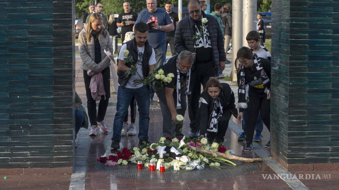 $!Familias completas acudieron a este homenaje, realizado en la capital de Serbia.