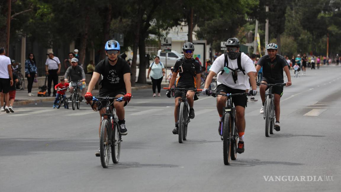 $!Familias enteras participaron en sesiones de ejercicio grupal, una de las actividades más populares de la Ruta Recreativa “Por Amor a Saltillo”.