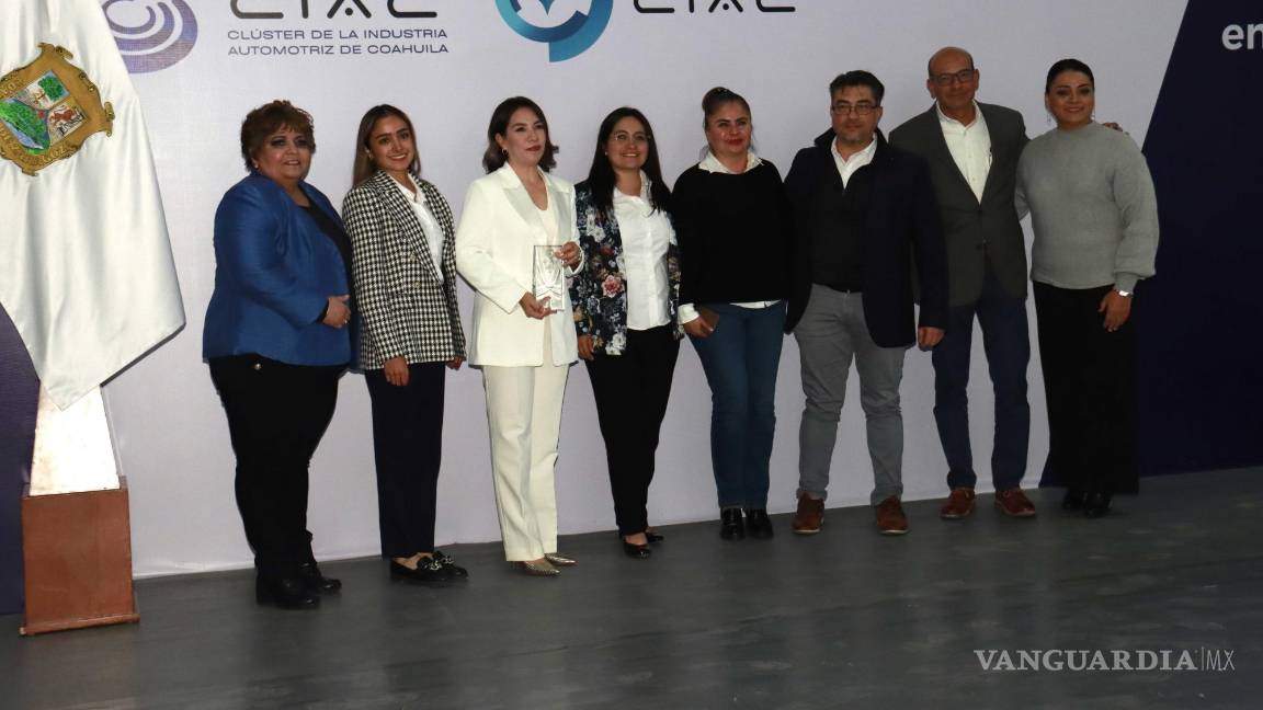 $!Por el proyecto “Universidad LEAR” el premio en la categoría Capital Humano fue para LEAR Estructuras.