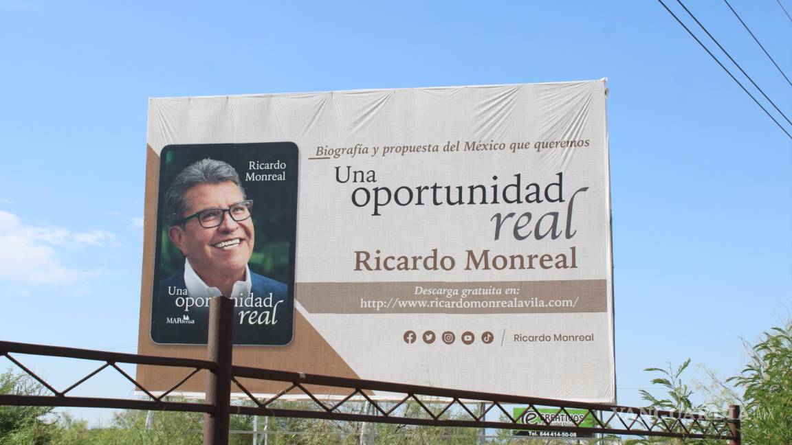 Ricardo Monreal sí tiene espectaculares en Coahuila, aunque él lo niega