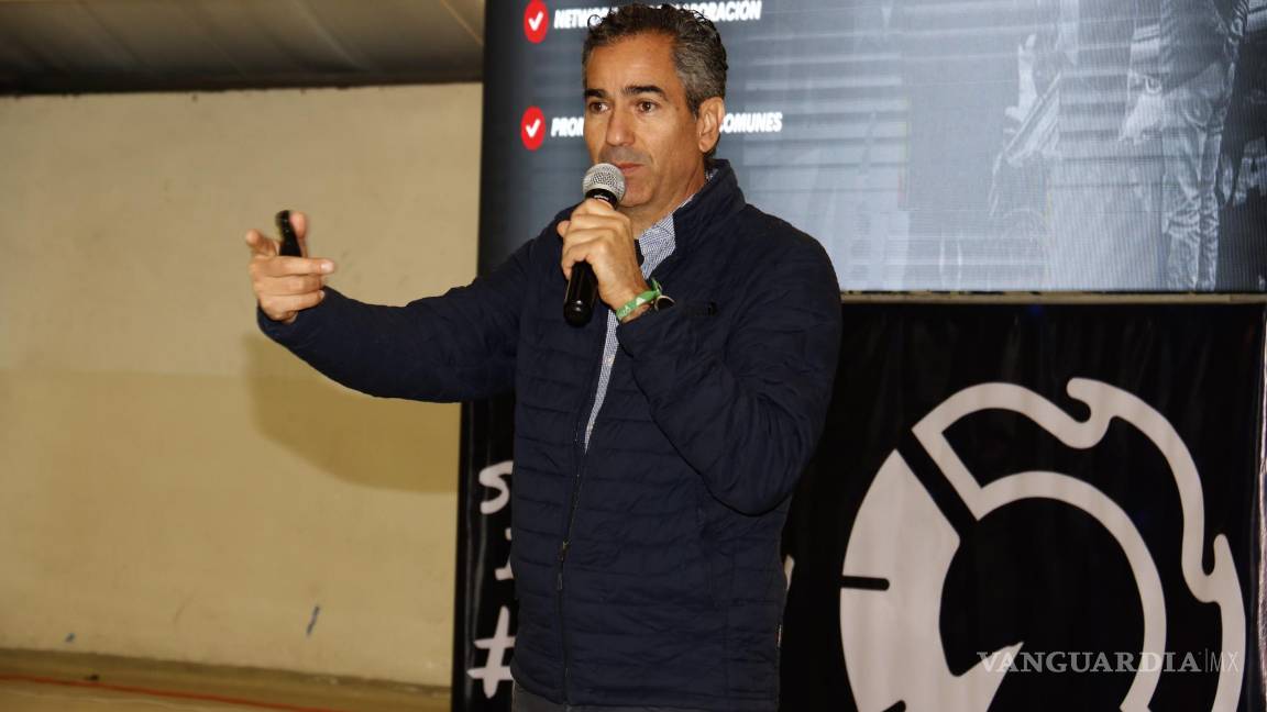 $!Las ventajas de Gravity Race Car fueron destacadas por Rafael Peña, también en el evento de Canacintra.