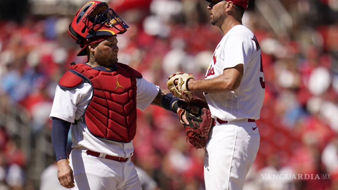 Molina y Wainwright siguen labrando historia en San Luis con Cardenales