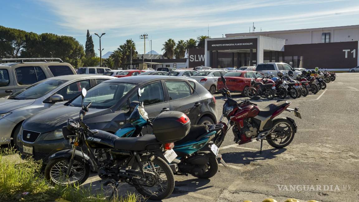 $!La terminal aérea ha propuesto desfogar la ocupación del estacionamiento en un predio cercano.