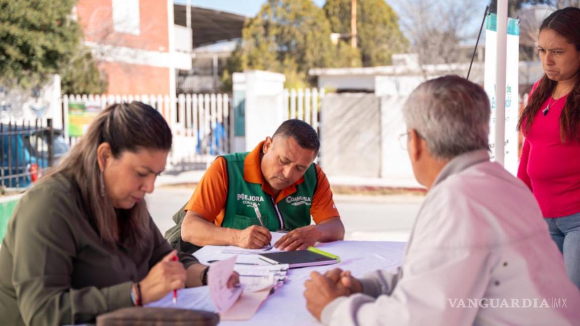 Acercan asesorías para escrituración a familias de Castaños, Coahuila