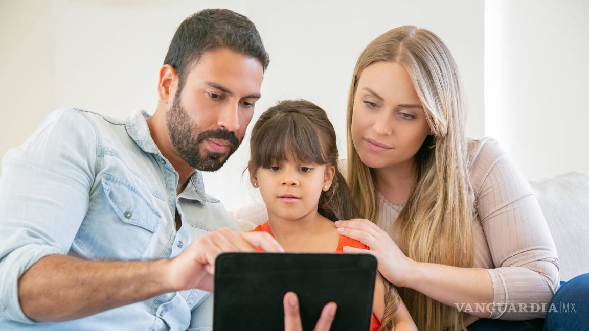 $!Las familias necesitan informarse sobre una revolución tecnológica que moldea el futuro de las próximas generaciones, según Guillermo Cánovas.