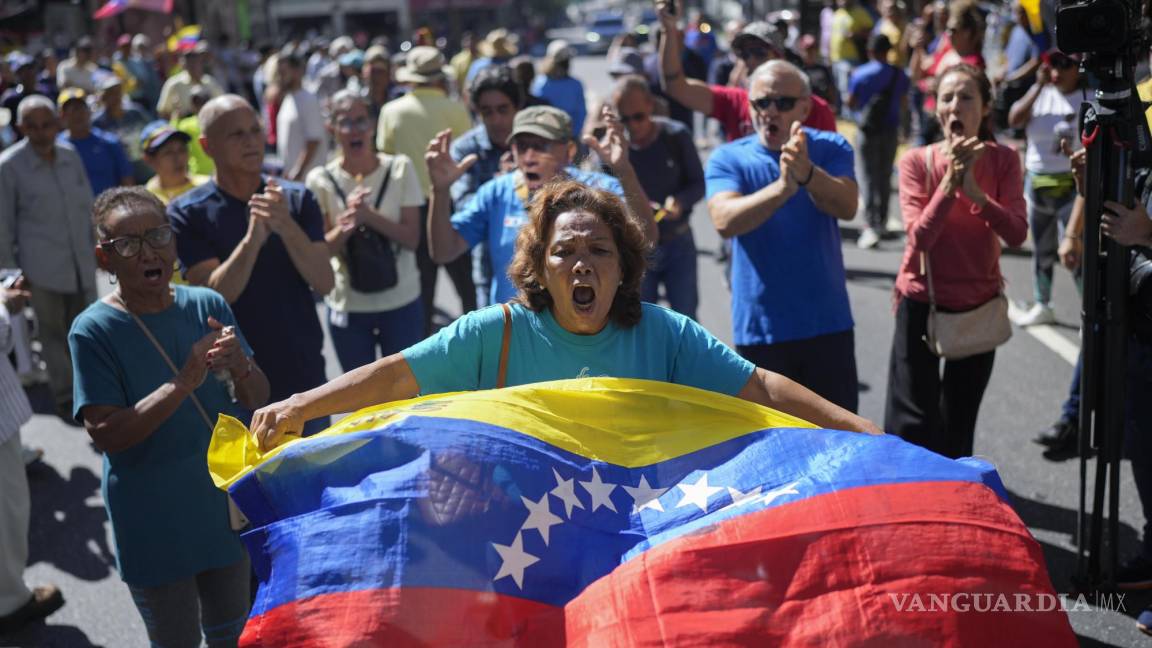 Un día antes de investidura presidencial protestan cientos en Venezuela