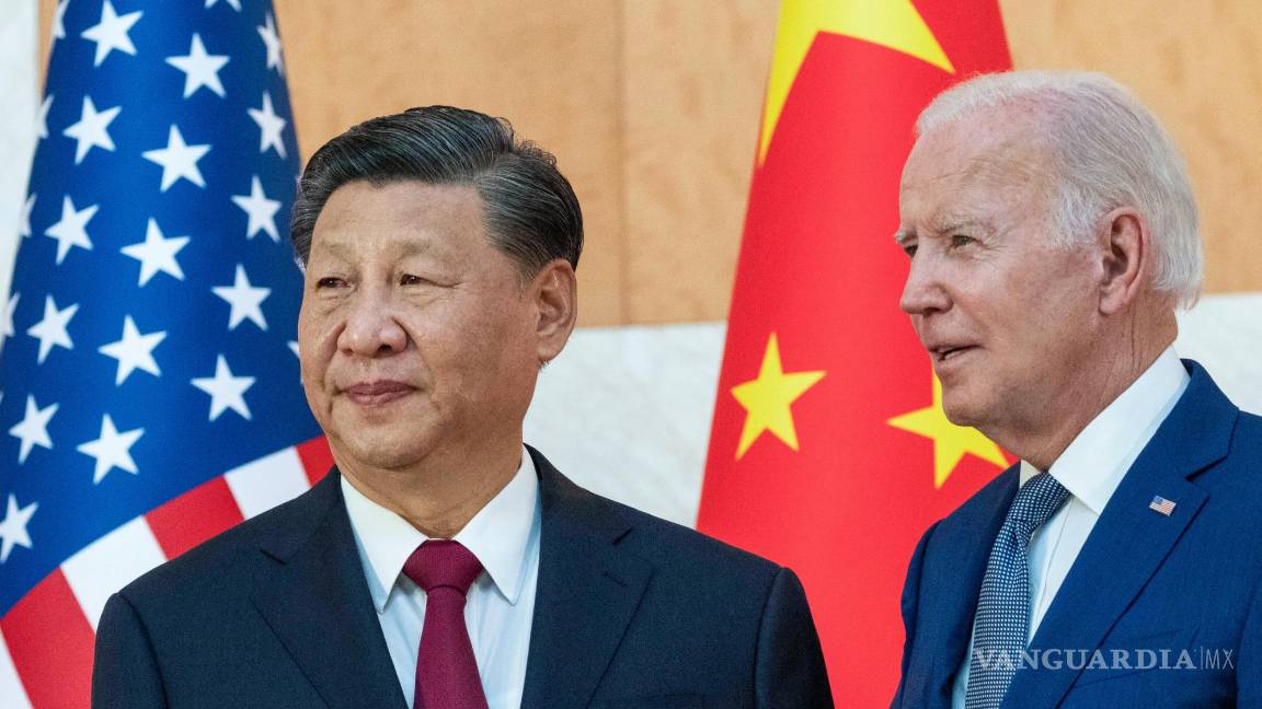 $!El presidente Joe Biden, junto al presidente chino, Xi Jinping, antes de una reunión al margen de la cumbre del G20, el 14 de noviembre de 2022, en Bali, Indonesia.