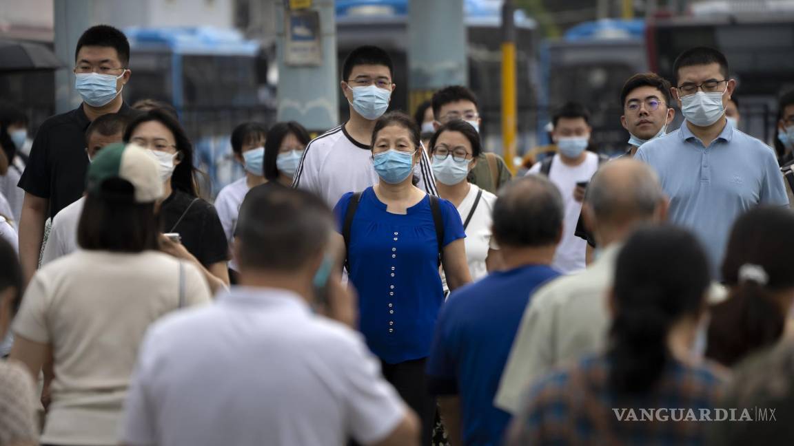Bajan muertes y contagios de COVID-19 a nivel mundial