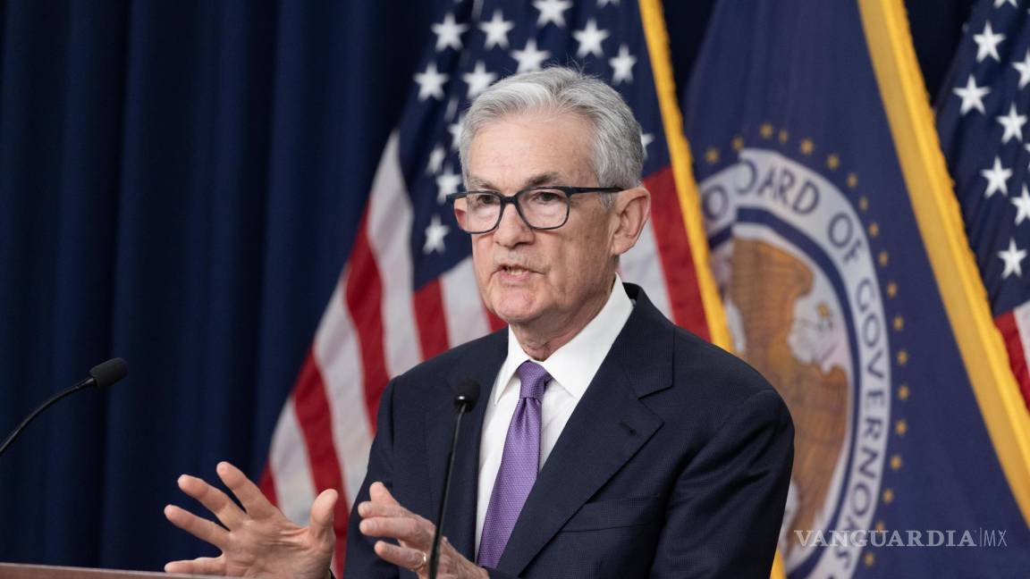 Mantiene Fed tasa de interés y abre puerta al inicio de una tendencia a la baja