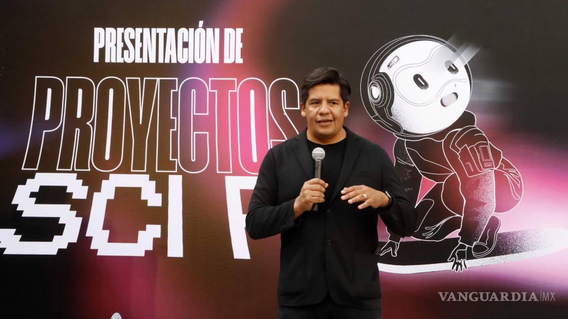 $!Ulises Valencia fundó Digital Invaders para profesionalizar la creatividad digital y convirtió el programa en una licenciatura formal en 2018, con la alianza de la Universidad Carolina. Actualmente dirige el Invader Institute y da retroalimentación directa a los estudiantes, además de acercar los proyectos viables con inversores y marcas reales.
