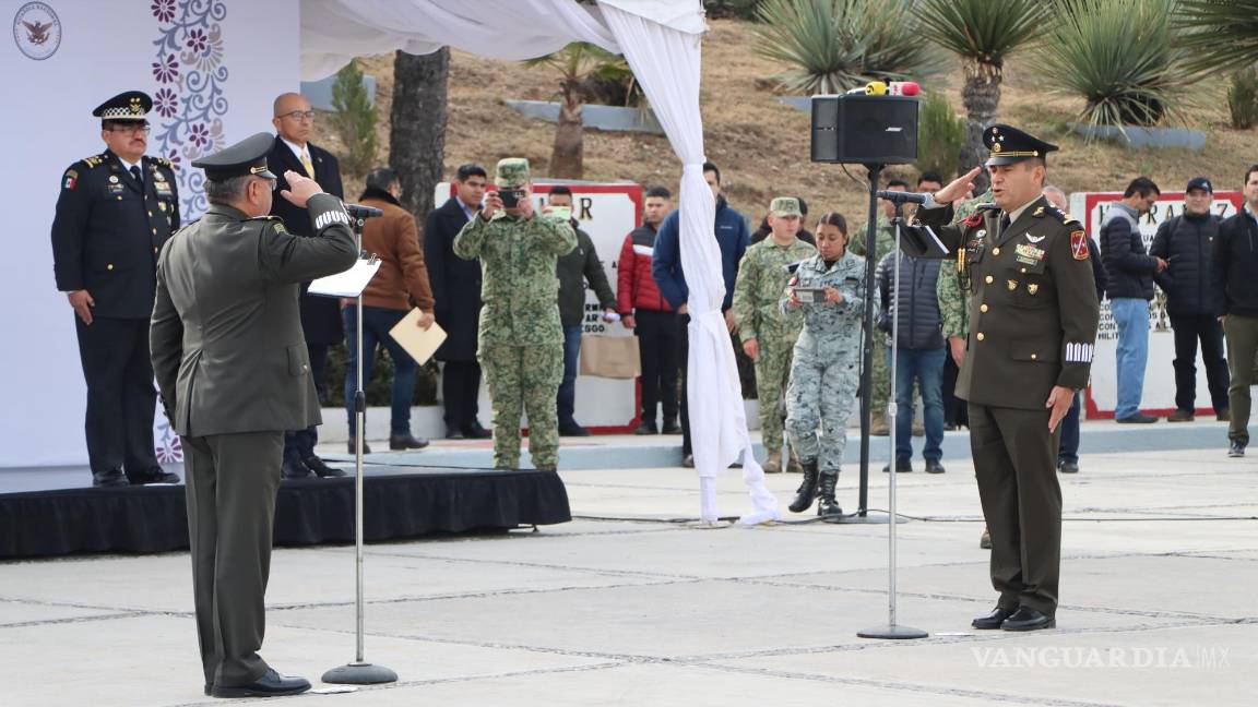 $!El general de brigada de Estado Mayor Jesús Alejandro Adame Cabrera toma protesta como comandante de la sexta zona militar este martes 7 de enero.