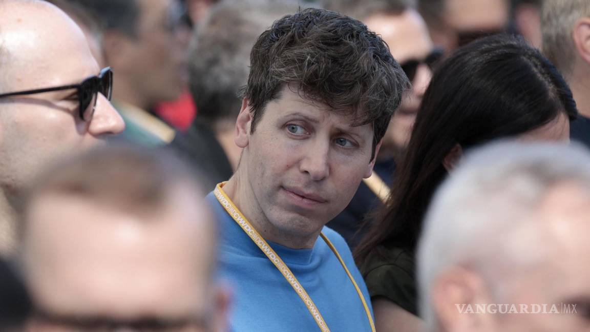 $!Para nadie pasó inadvertida la asistencia de Sam Altman, CEO de OpenAI, al tradicional evento anual de Apple.