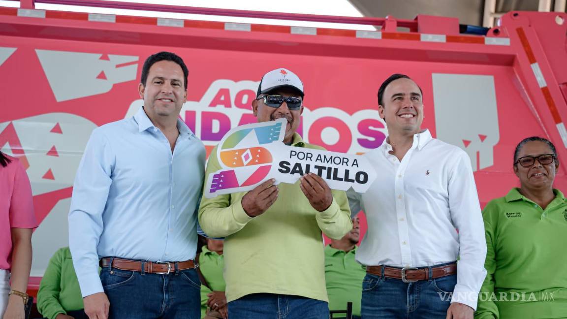 Entregan Javier Díaz y Manolo Jiménez seis nuevos camiones y equipo para tareas de limpieza en Saltillo