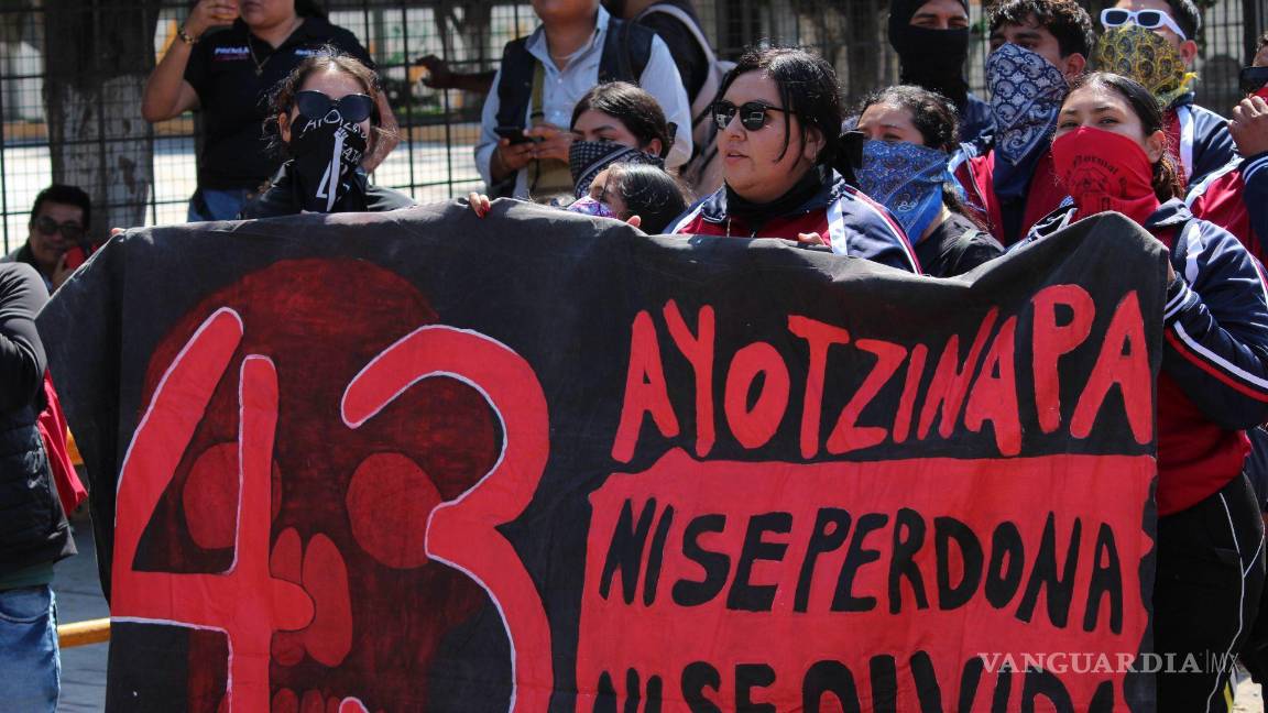 Reconoce fiscalía que busca ‘cadáveres’ de normalistas de Ayotzinapa