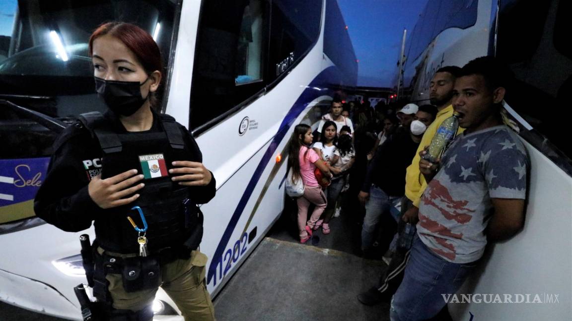 Trasladan a más de 300 migrantes a frontera de Coahuila