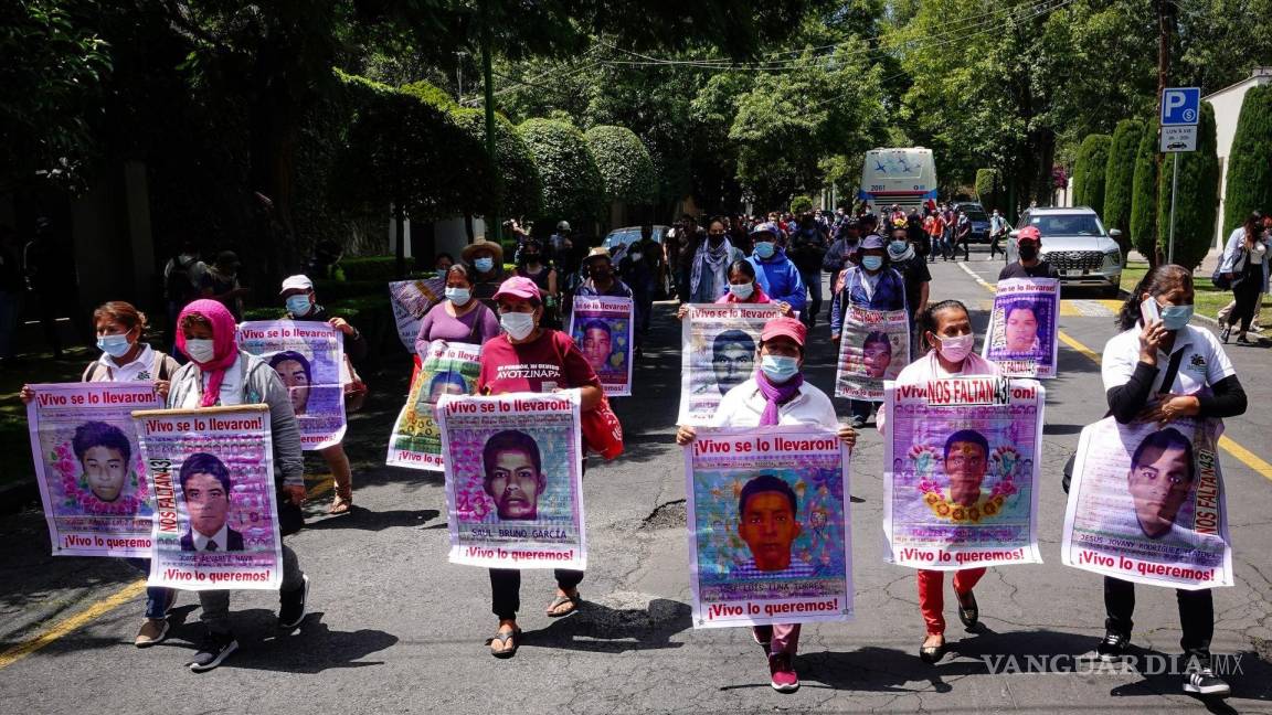 Ayotzinapa: Ordenan arresto de exprocurador de Guerrero