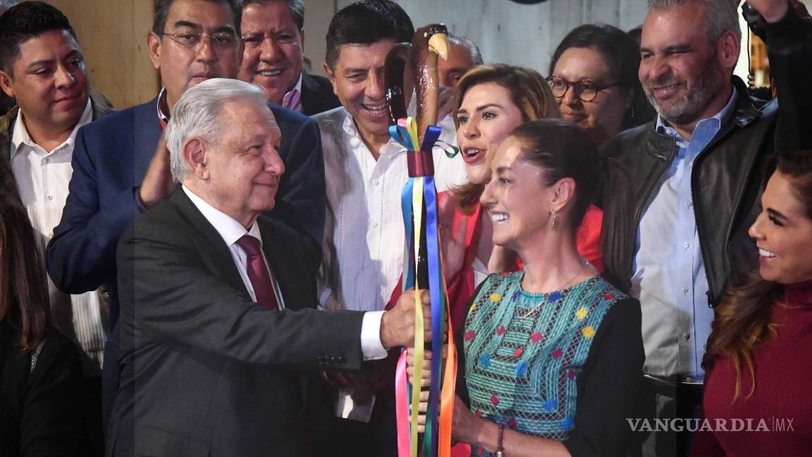 Al INE no le gustó... Ordena retirar publicaciones sobre entrega del bastón de la 4T de la cuenta de Presidencia