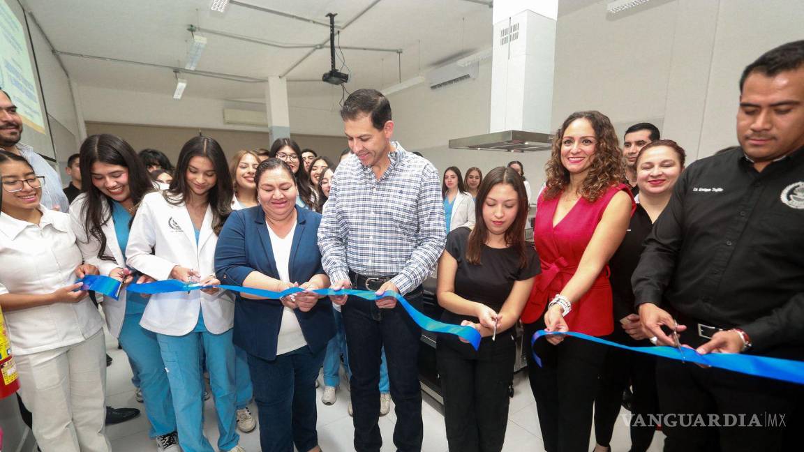 $!Durante la inauguración se contó con la asistencia de directivos y coordinadores de la máxima casa de estudios en Coahuila.