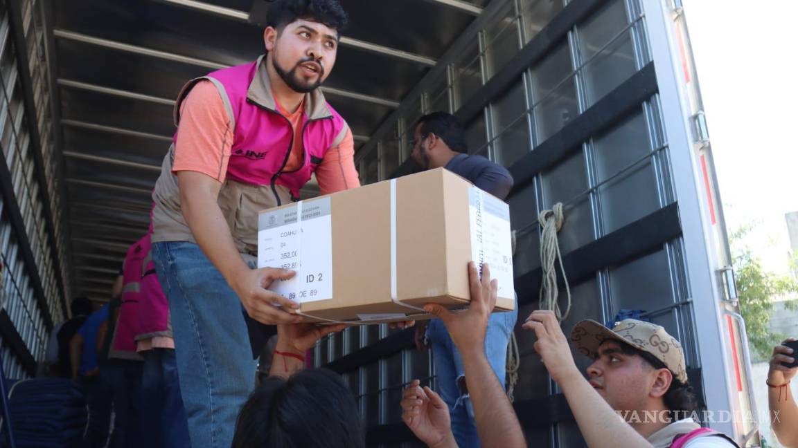 $!Las boletas electorales para la elección federal llegaron a Coahuila acompañadas de la documentación necesaria para la jornada electoral.