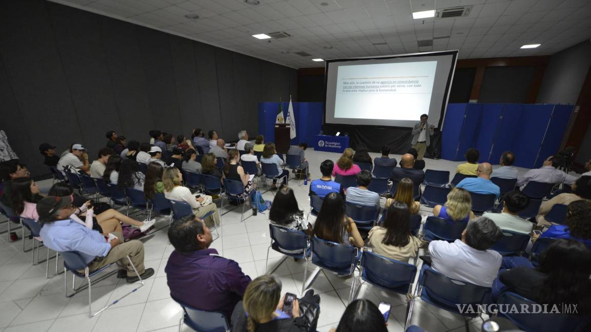 El futuro es hoy: presenta Tec de Monterrey conferencias sobre Filosofía e IA en Saltillo