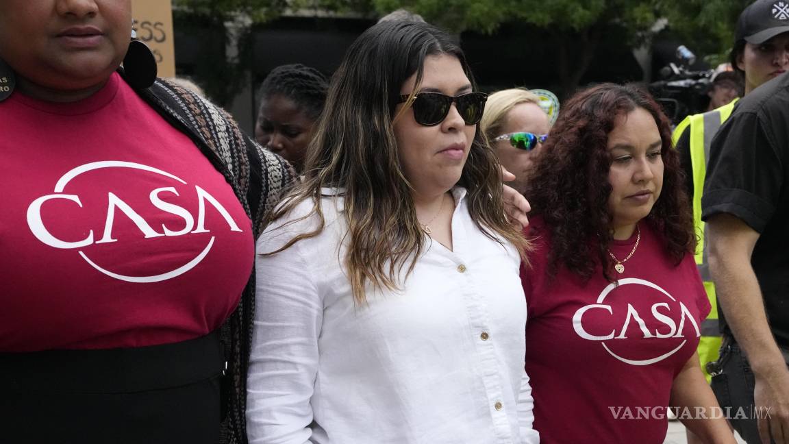 $!Jennifer Vásquez Sura, esposa de Kilmar Abrego García, llega al tribunal federal. en Nashville, Tennessee. Sus abogados quieren que García sea liberado.