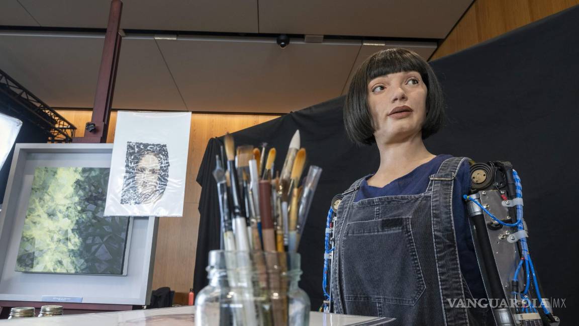 $!El robot humanoide Ai-Da aparece en la Cumbre Mundial AI for Good de la UIT en Ginebra, Suiza.