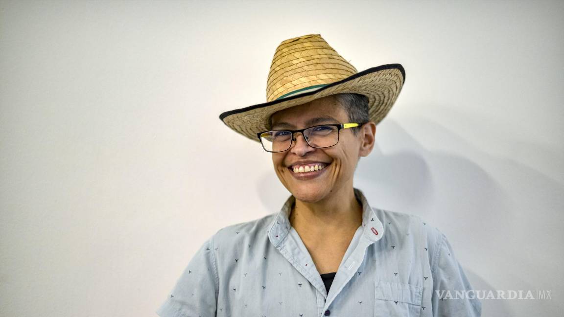 $!Criseida Santos Guevara es autora de ‘La reinita pop no ha muerto’.