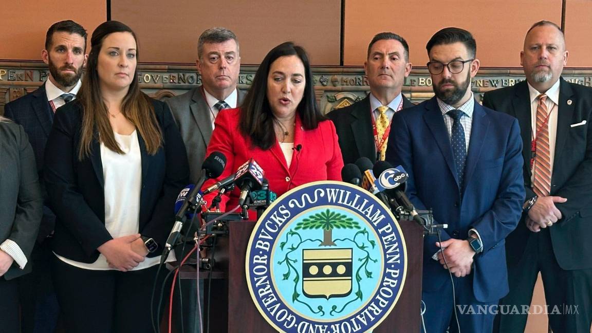 $!La fiscal de distrito del condado de Bucks, Jennifer Schorn, en la conferencia de prensa en el Centro de Justicia del condado de Bucks en Doylestown, Pensilvania.