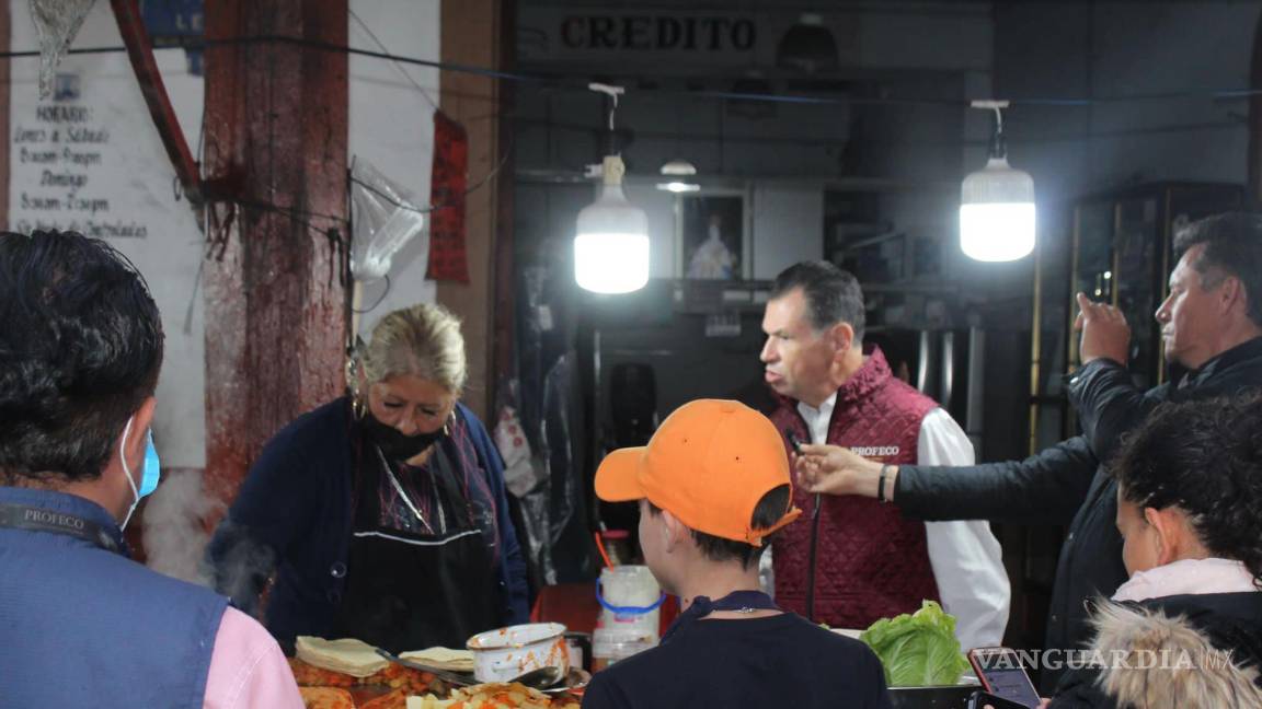 ¡Carísimas! Puesto de Pátzcuaro vendía enchiladas a 810 pesos y Profeco los visita