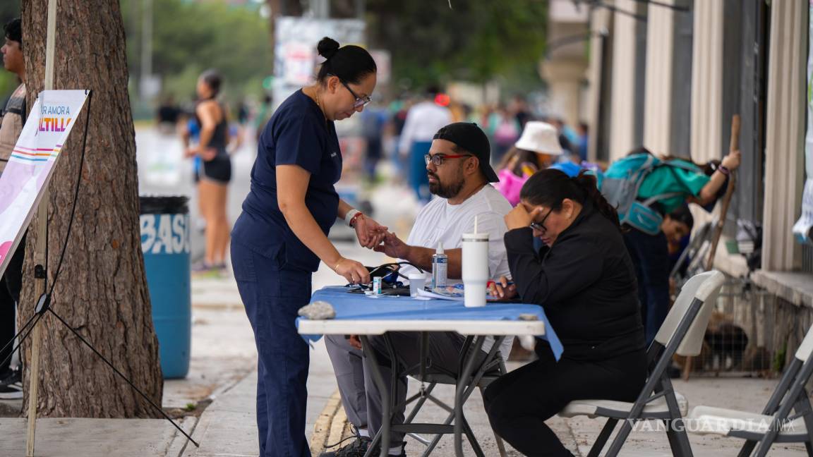 $!La Dirección de Salud Pública Municipal instaló módulos de detección de enfermedades y vacunación para promover estilos de vida saludables.
