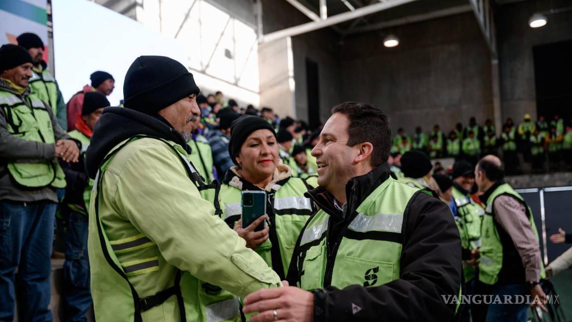 $!El Alcalde agradeció a los trabajadores del Municipio el esfuerzo por mantener a la ciudad limpia.