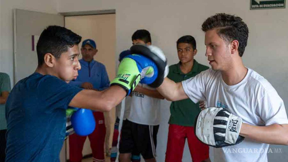 Abre estudiante de Prepa academia de box gratuita en colonia Omega de Saltillo