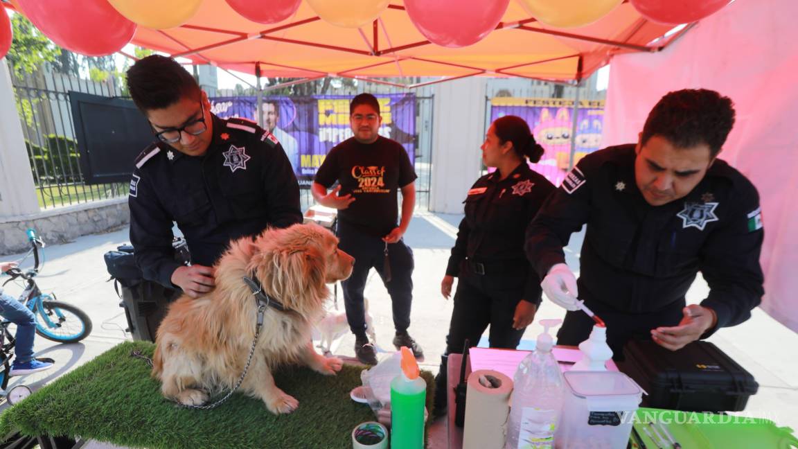 $!Control Canino realizó vacunación antirrábica y desparasitación gratuita para mascotas, fomentando el cuidado responsable.