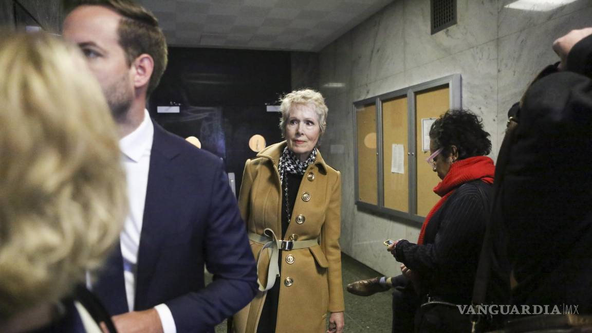 $!E. Jean Carroll llega a una audiencia sobre su demanda contra el expresidente Donald Trump en Nueva York, el 4 de marzo de 2020.