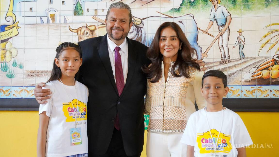 $!Padres, maestros y funcionarios municipales acompañaron a las niñas y niños en su recorrido por las instalaciones del Ayuntamiento y Aqua Ramos.