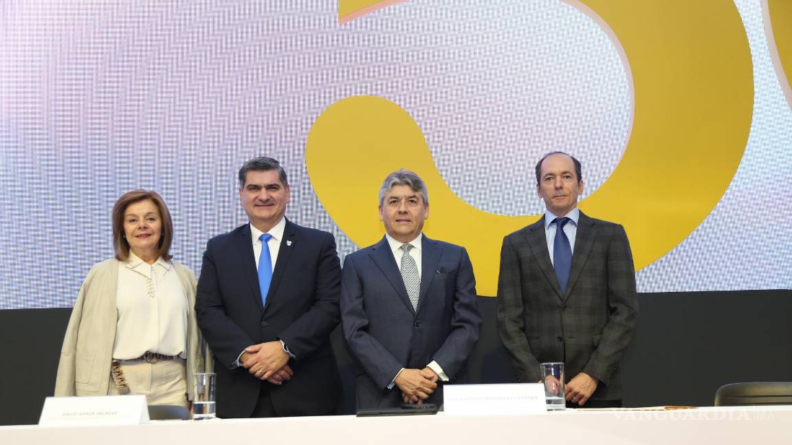 $!Alicia Navarro, David Garza, José Antonio Fernández Carbajal y Federico Garza Santos, oradores del evento FOTO: RAFAEL BAUTISTA HERNANDEZ