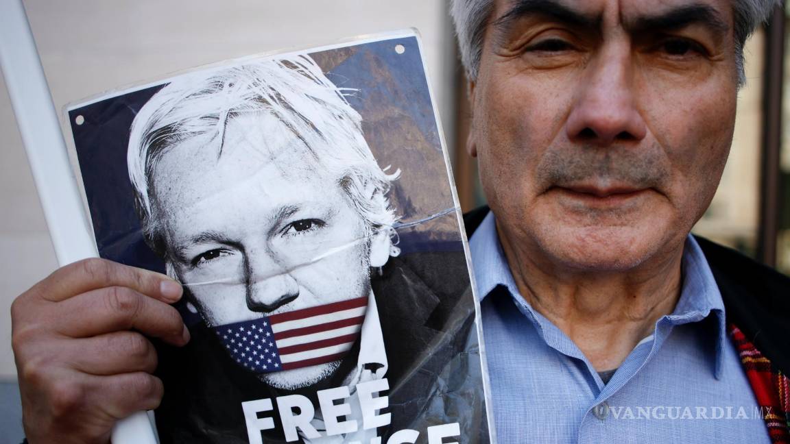 $!Funcionarios estadounidenses enviaran garantías a las autoridades británicas de que Julian Assange podría acogerse a las protecciones de la Primera Enmienda.