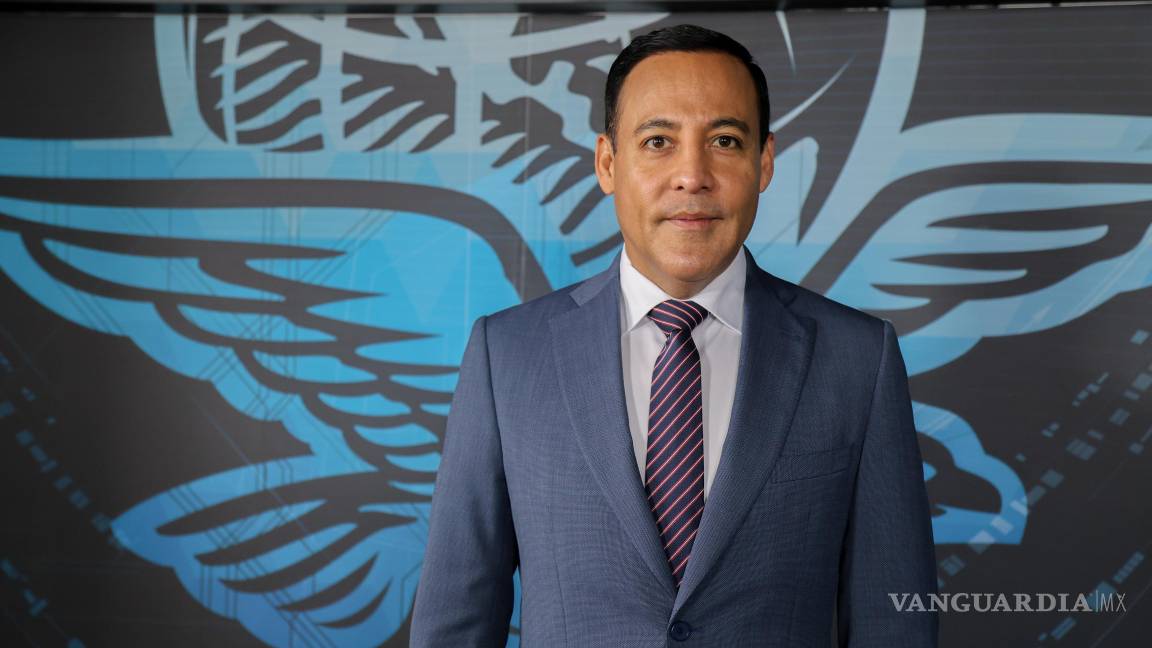 Ministro electo asegura que no tiene nexos políticos con Morena y no sabe porqué apareció en sus acordeones