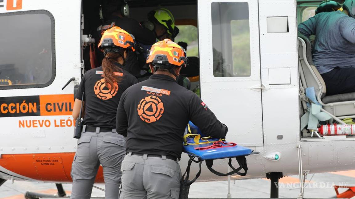 Tres menores lesionados en la volcadura son trasladados en helicóptero al Hospital Materno Infantil