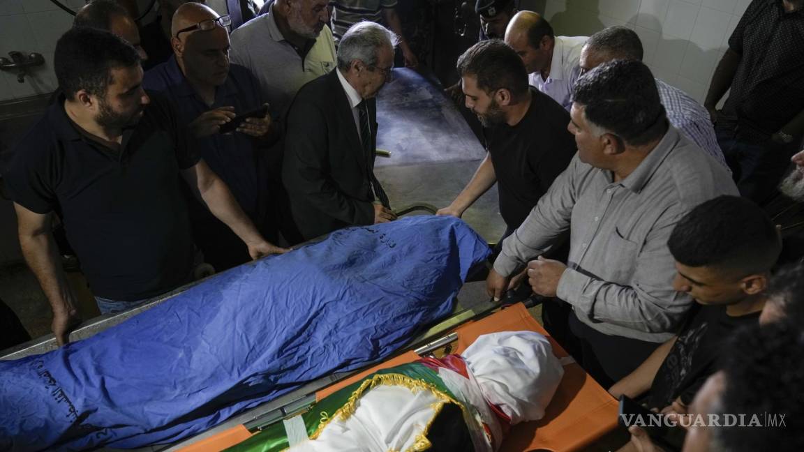 Dejan ataques israelíes más de una docena de muertos en Gaza